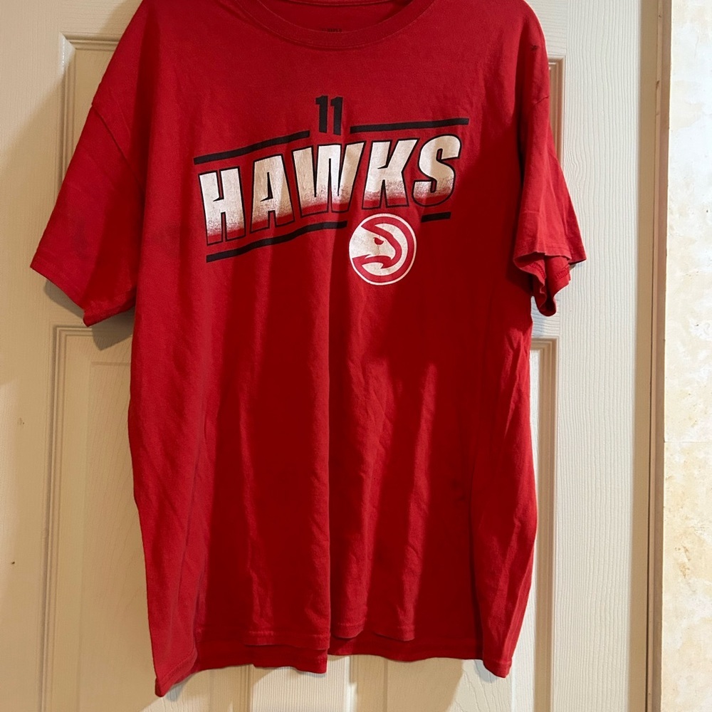 2 NBA Red Graphic Tee